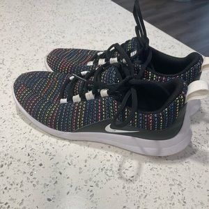 Nike women’s size 8.5 sneakers